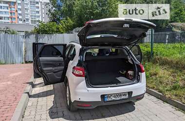 Позашляховик / Кросовер Peugeot 4008 2012 в 