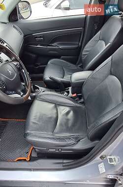 Позашляховик / Кросовер Peugeot 4008 2012 в 