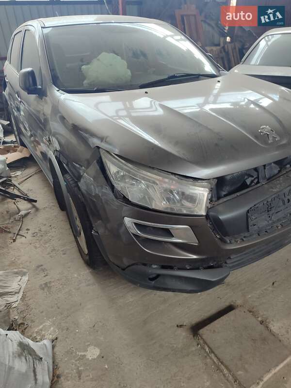 Позашляховик / Кросовер Peugeot 4008 2014 в Житомирі