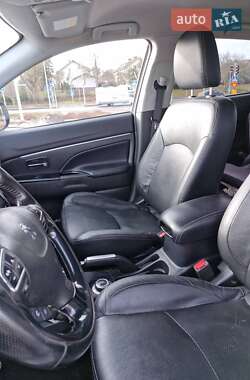 Позашляховик / Кросовер Peugeot 4008 2012 в 