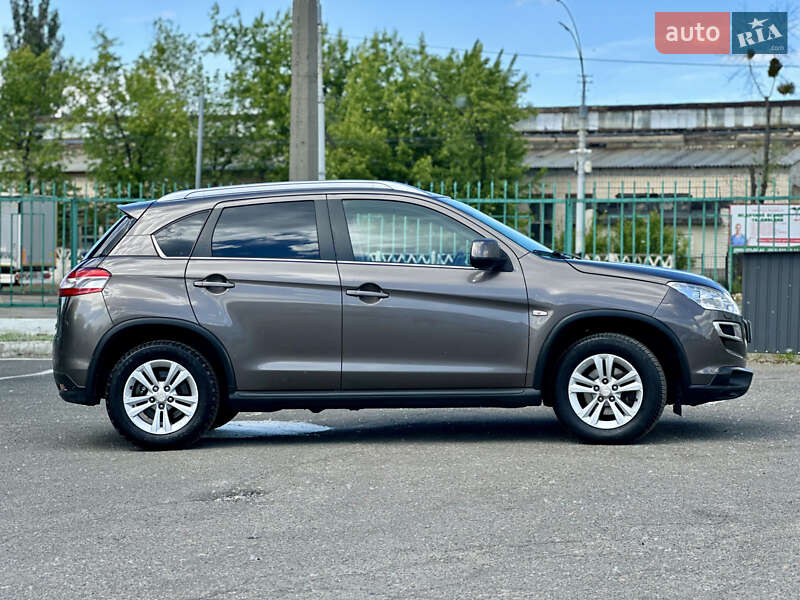 Внедорожник / Кроссовер Peugeot 4008 2012 в Киеве