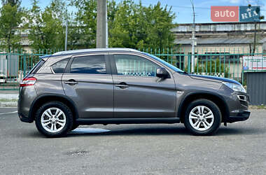 Позашляховик / Кросовер Peugeot 4008 2012 в 