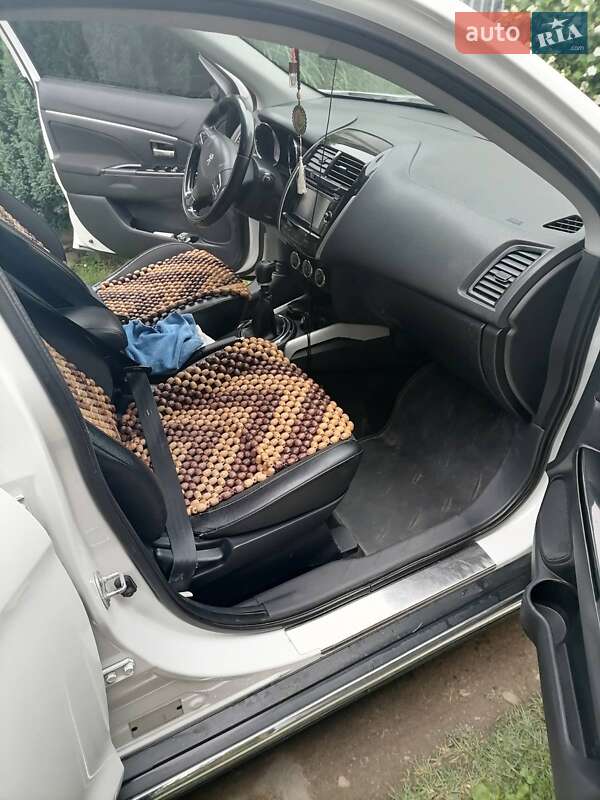 Позашляховик / Кросовер Peugeot 4008 2014 в Рахові