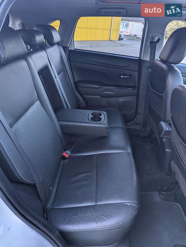 Внедорожник / Кроссовер Peugeot 4008 2012 в Ровно фото 7 Внедорожник / Кроссовер Peugeot 4008 2012 в Ровно