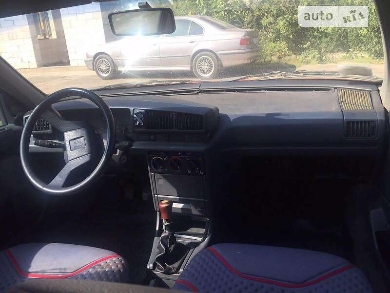 Седан Peugeot 405 1987 в Новой Ушице