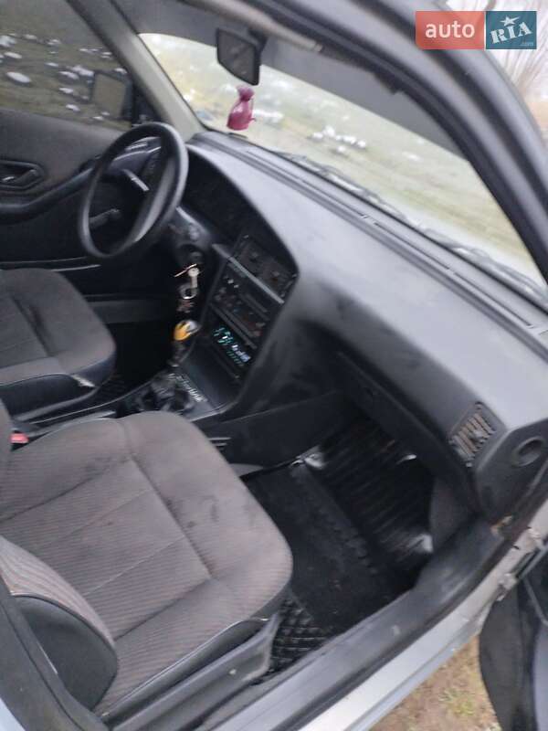 Седан Peugeot 405 1989 в Мостиске