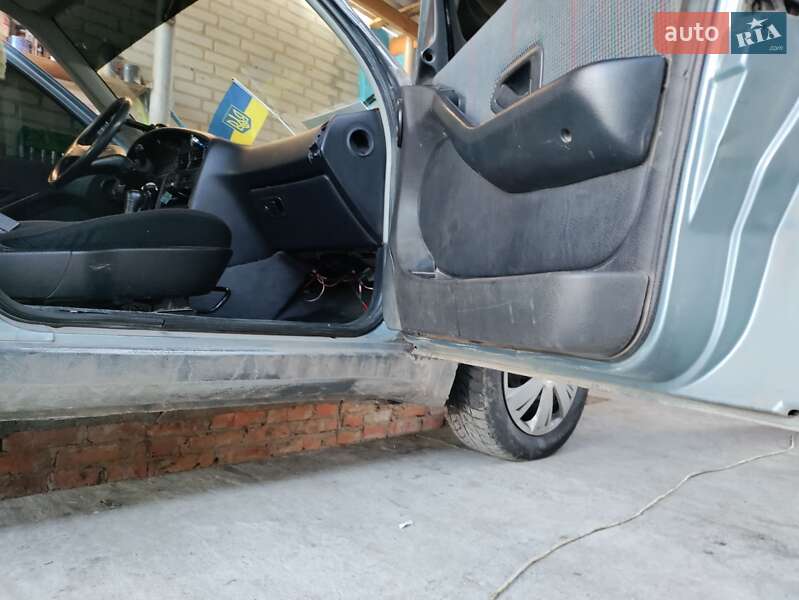 Седан Peugeot 405 1987 в Погребище