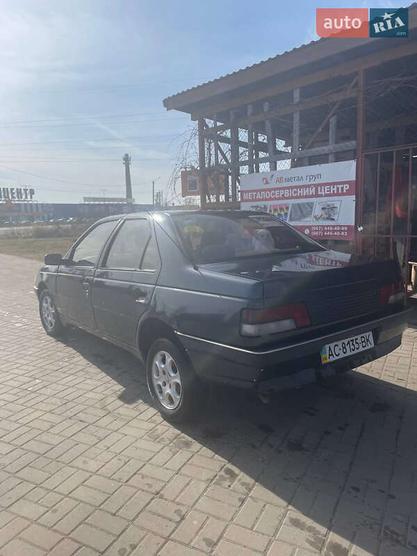 Седан Peugeot 405 1988 в Нововолынске