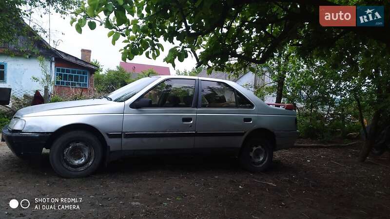 Седан Peugeot 405 1989 в Остроге