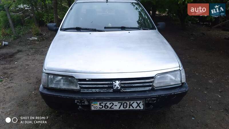 Седан Peugeot 405 1989 в Остроге