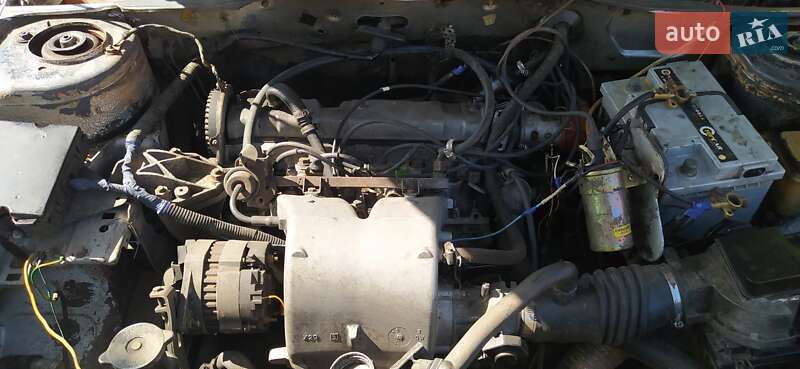 Седан Peugeot 405 1989 в Остроге