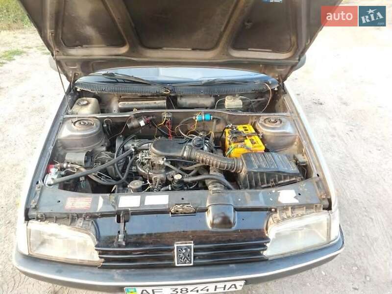 Седан Peugeot 405 1988 в Запорожье