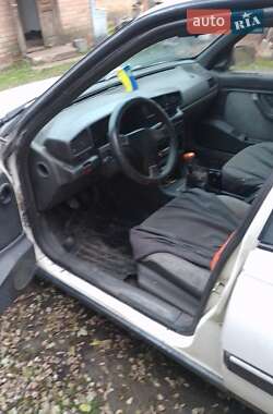 Универсал Peugeot 405 1990 в  фото 7 Универсал Peugeot 405 1990 в