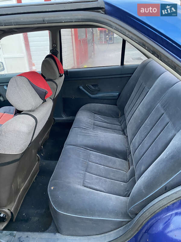 Седан Peugeot 405 1989 в Кривому Розі