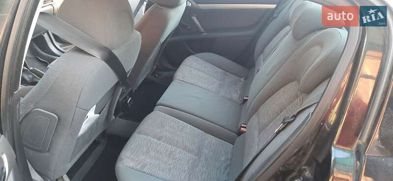 Седан Peugeot 407 2004 в Арбузинці