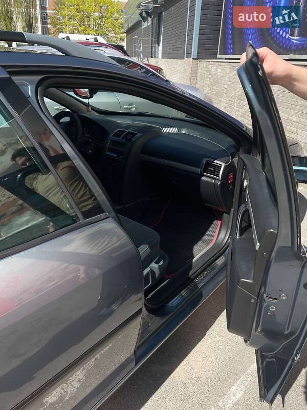 Универсал Peugeot 407 2004 в Вараше