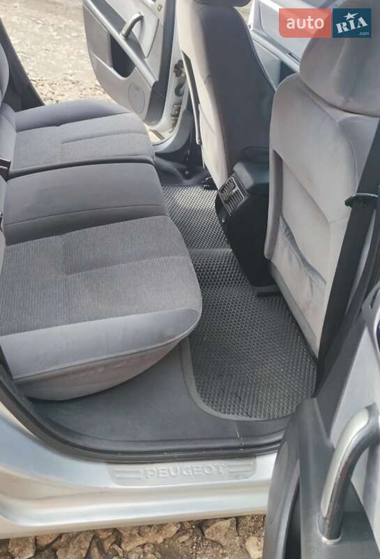 Седан Peugeot 407 2004 в Івано-Франківську