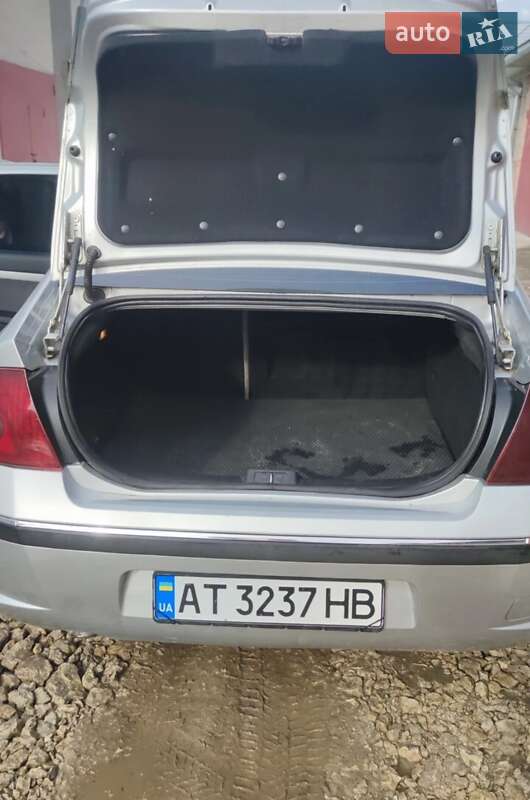 Седан Peugeot 407 2004 в Івано-Франківську