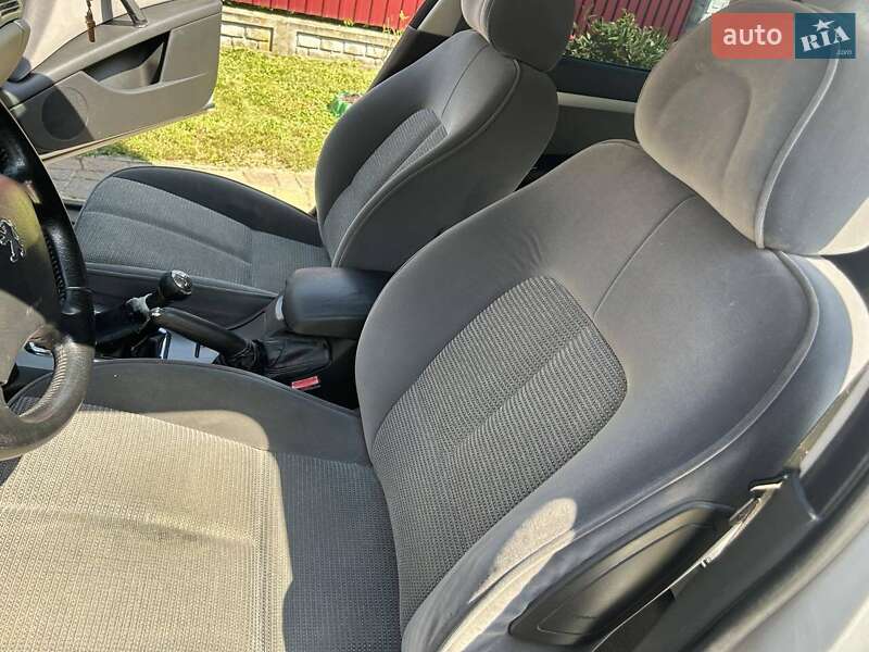 Седан Peugeot 407 2006 в Стрию