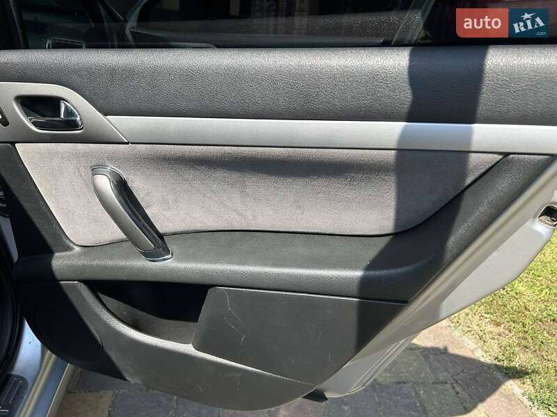 Седан Peugeot 407 2006 в Стрию