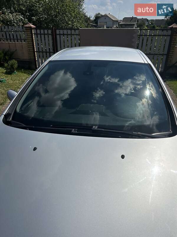 Седан Peugeot 407 2006 в Стрию