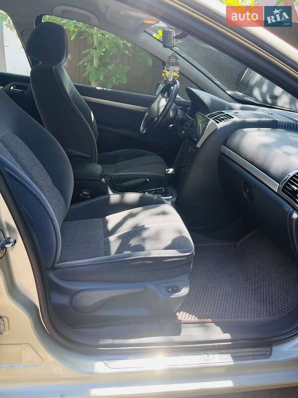 Седан Peugeot 407 2006 в Чернігові