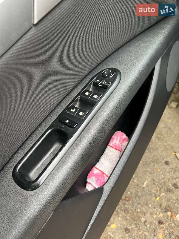 Універсал Peugeot 407 2008 в Городенці