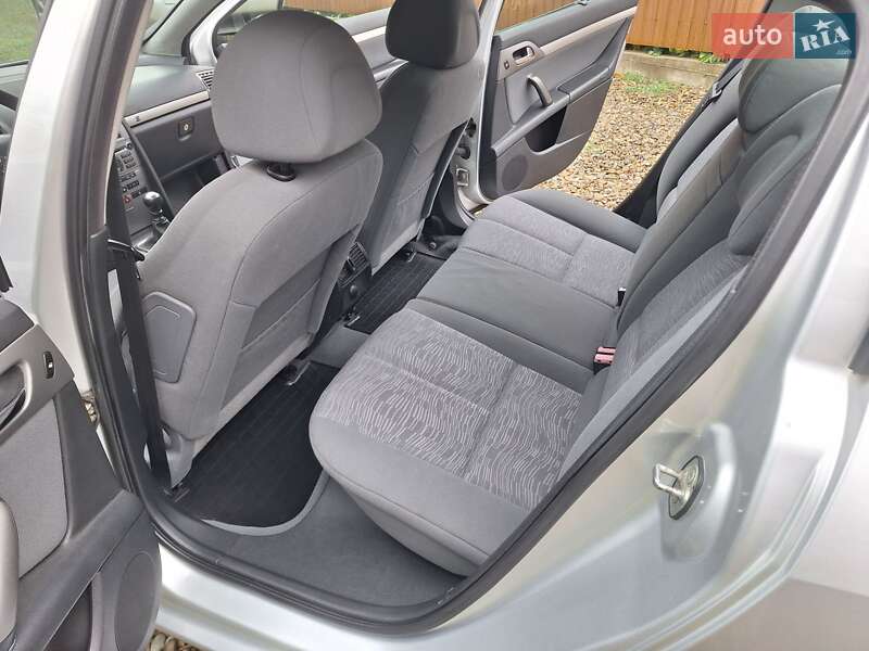 Седан Peugeot 407 2004 в Чернівцях