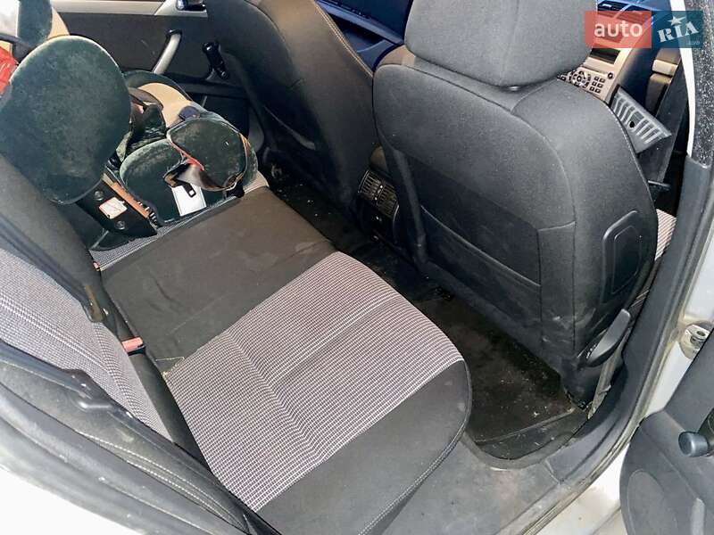 Седан Peugeot 407 2006 в Киеве