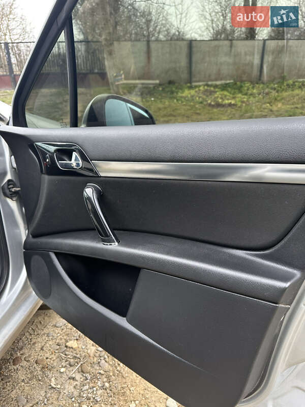 Универсал Peugeot 407 2010 в Хотине