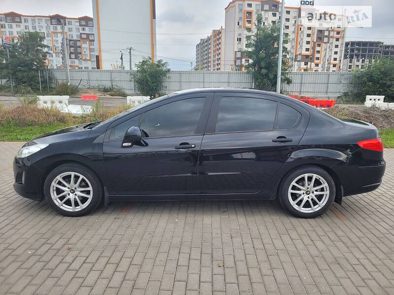 Peugeot 408 2012