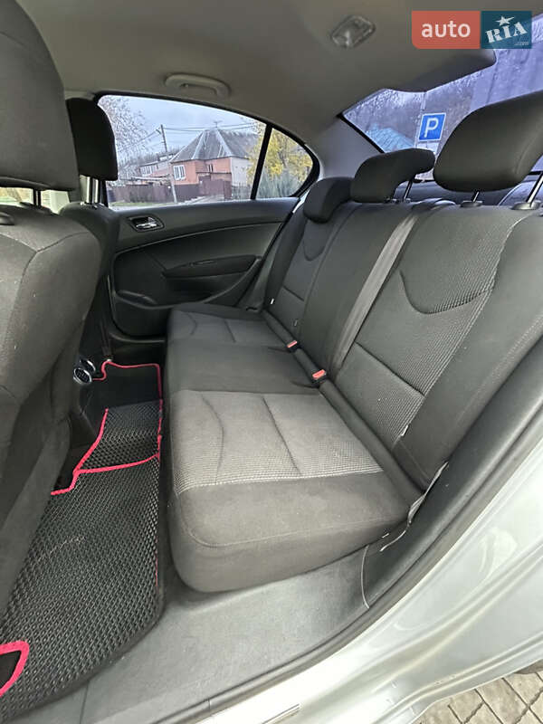 Седан Peugeot 408 2013 в Полтаві