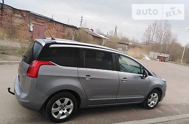 Минивэн Peugeot 5008 2015 в Коростене