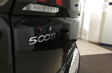Внедорожник / Кроссовер Peugeot 5008 2019 в Киеве