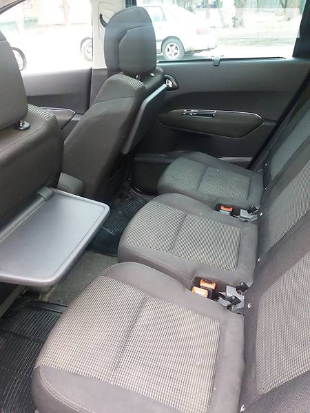 Мінівен Peugeot 5008 2011 в Мелітополі