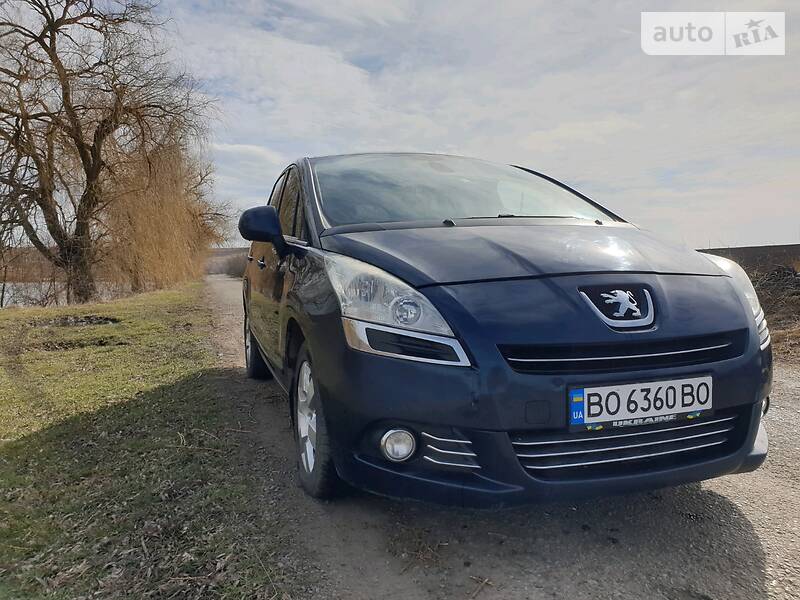 Мінівен Peugeot 5008 2010 в Снятині