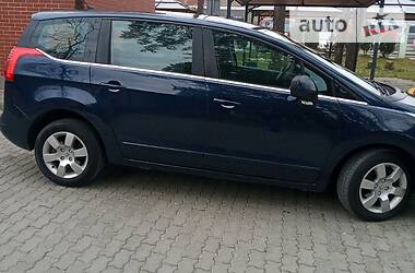 Мінівен Peugeot 5008 2010 в 