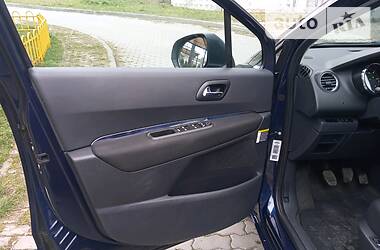 Мінівен Peugeot 5008 2010 в 