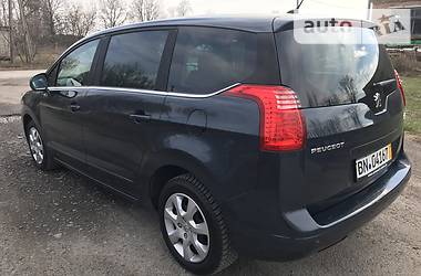 Мінівен Peugeot 5008 2011 в 