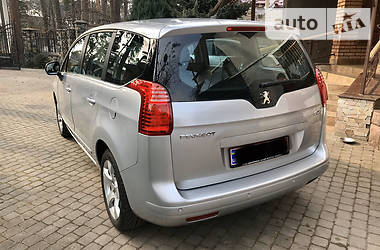 Мінівен Peugeot 5008 2010 в 