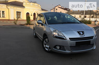 Універсал Peugeot 5008 2012 в 
