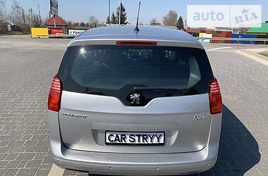 Мінівен Peugeot 5008 2011 в 