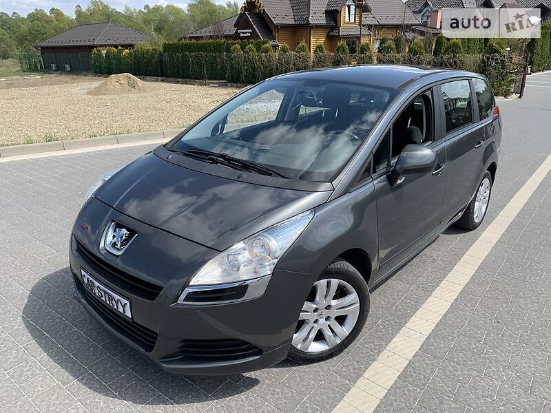 Мінівен Peugeot 5008 2010 в Стрию