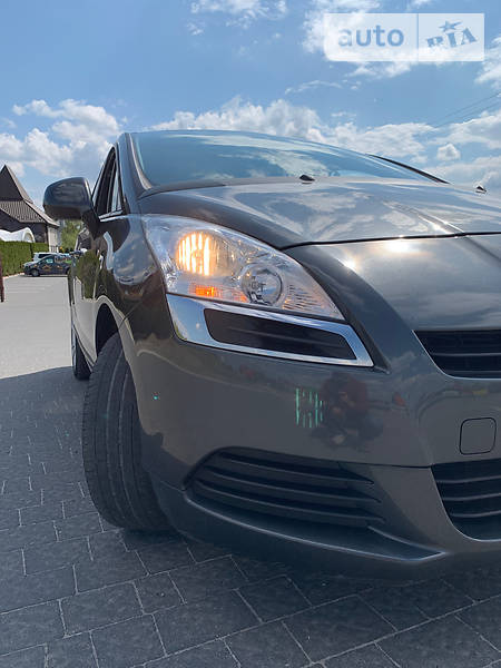 Мінівен Peugeot 5008 2010 в Стрию