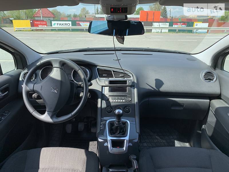 Мінівен Peugeot 5008 2010 в Стрию