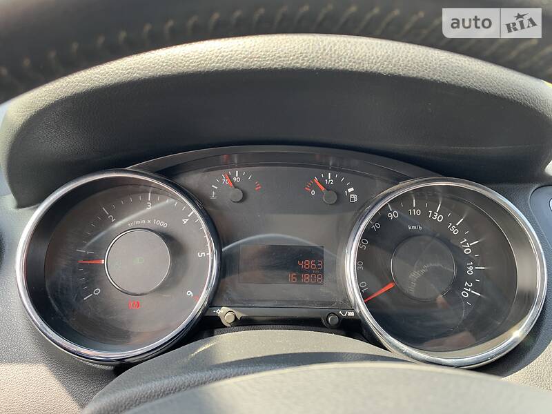 Мінівен Peugeot 5008 2010 в Стрию