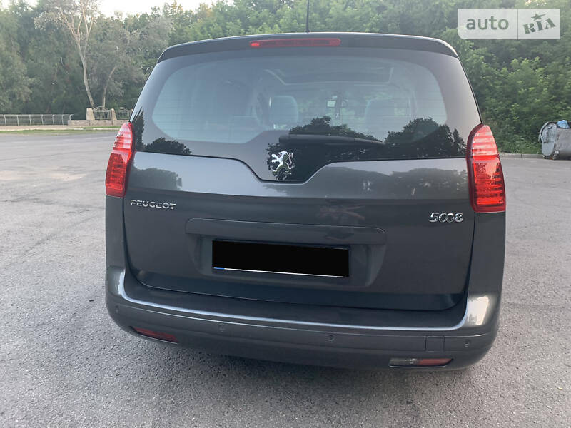 Універсал Peugeot 5008 2010 в Полтаві
