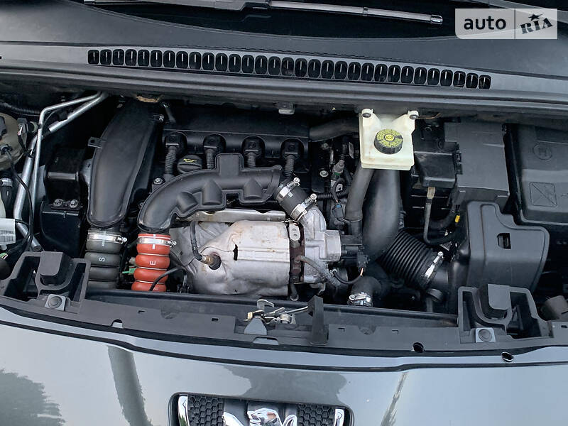 Універсал Peugeot 5008 2010 в Полтаві