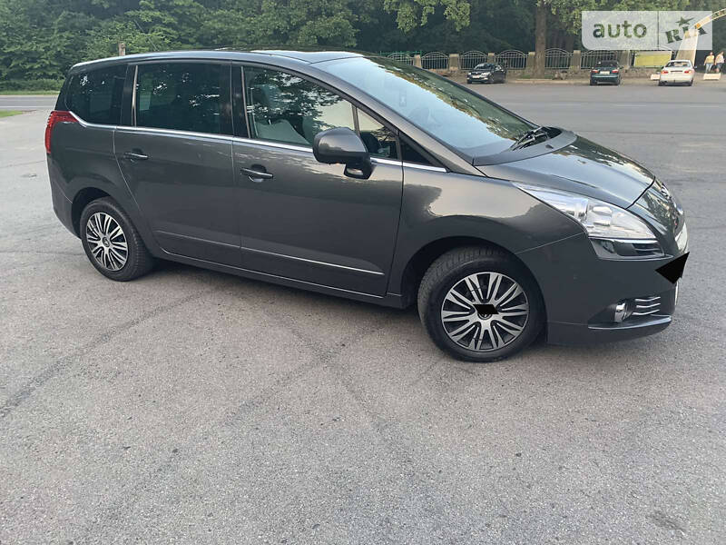 Універсал Peugeot 5008 2010 в Полтаві