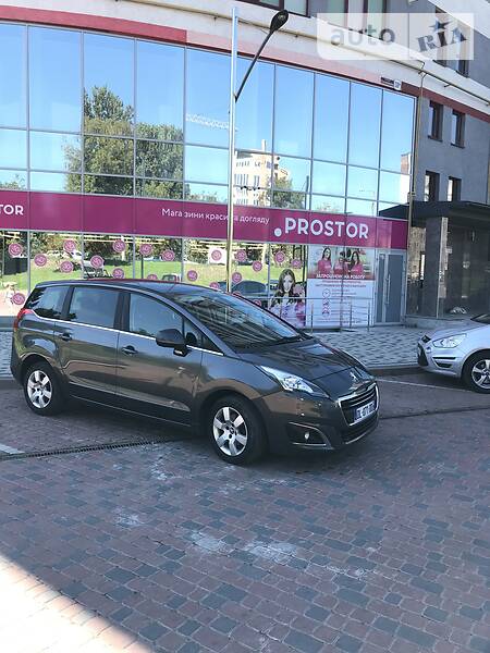Мінівен Peugeot 5008 2014 в Івано-Франківську